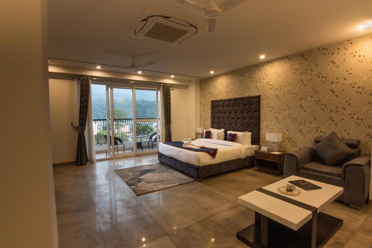 Holywater Hotel By Ganga Kinare #150 Mts From Ganga Ghat Rishīkesh Extérieur photo